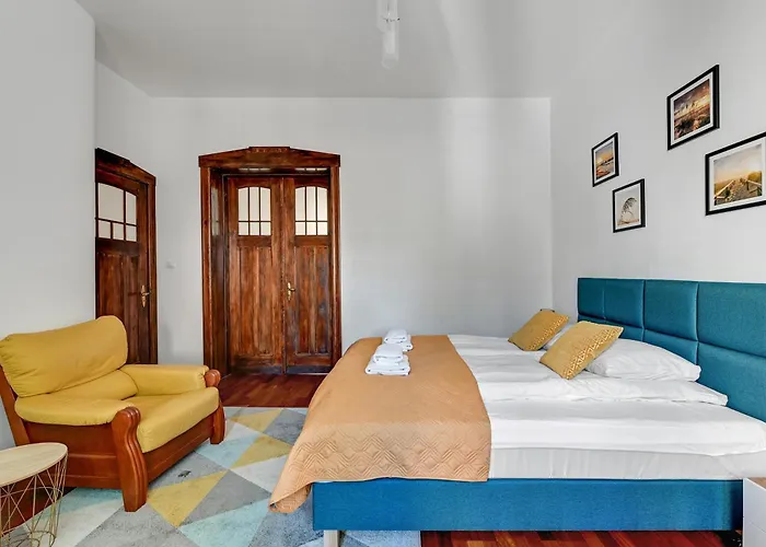 Апартаменты Dwor By Downtown *